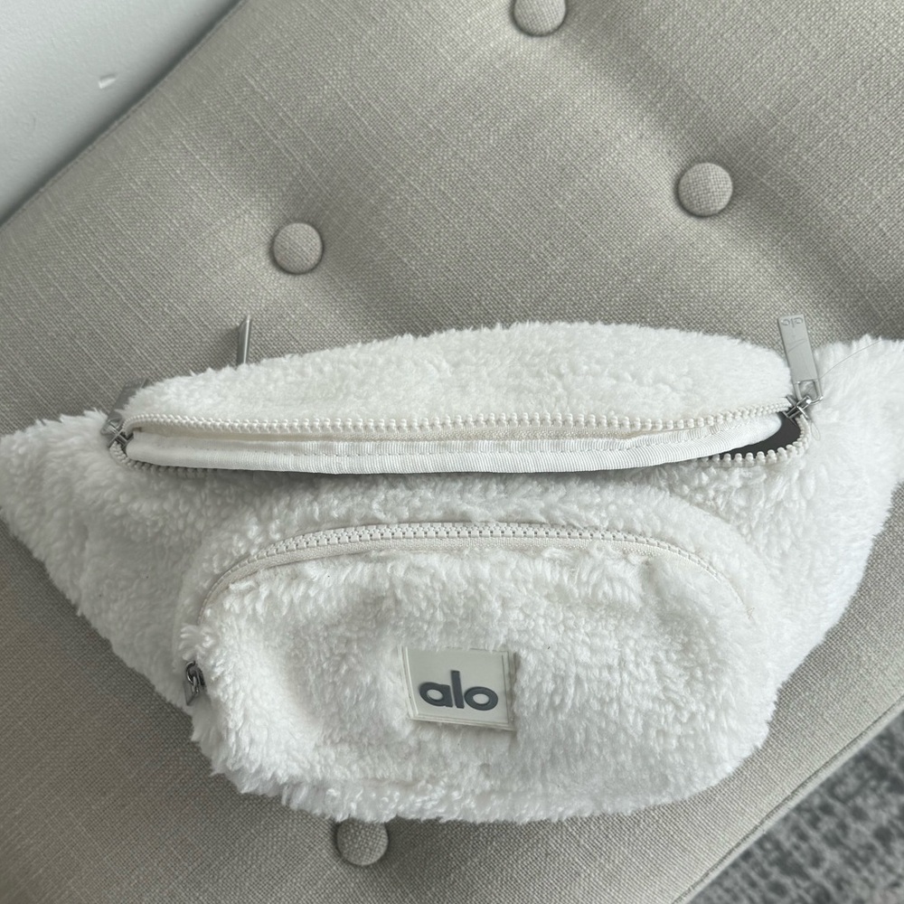 ALO YOGA FANNY PACK
